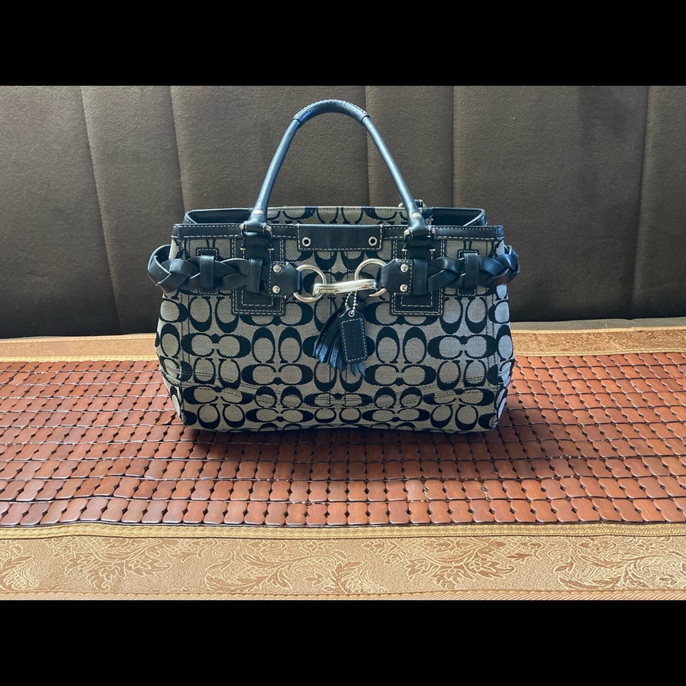 Lightly Used Authentic Coach Handbag With Serial